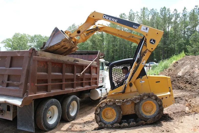Top soil loading and delivery — photo 15